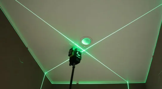 تراز لیزری 360 درجه - مزایا و معایب